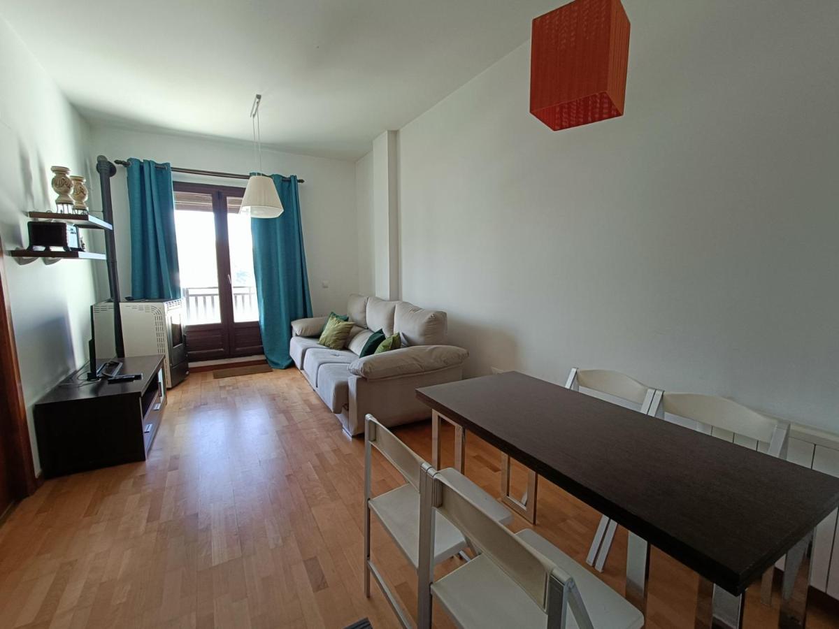 Iris Apartment *